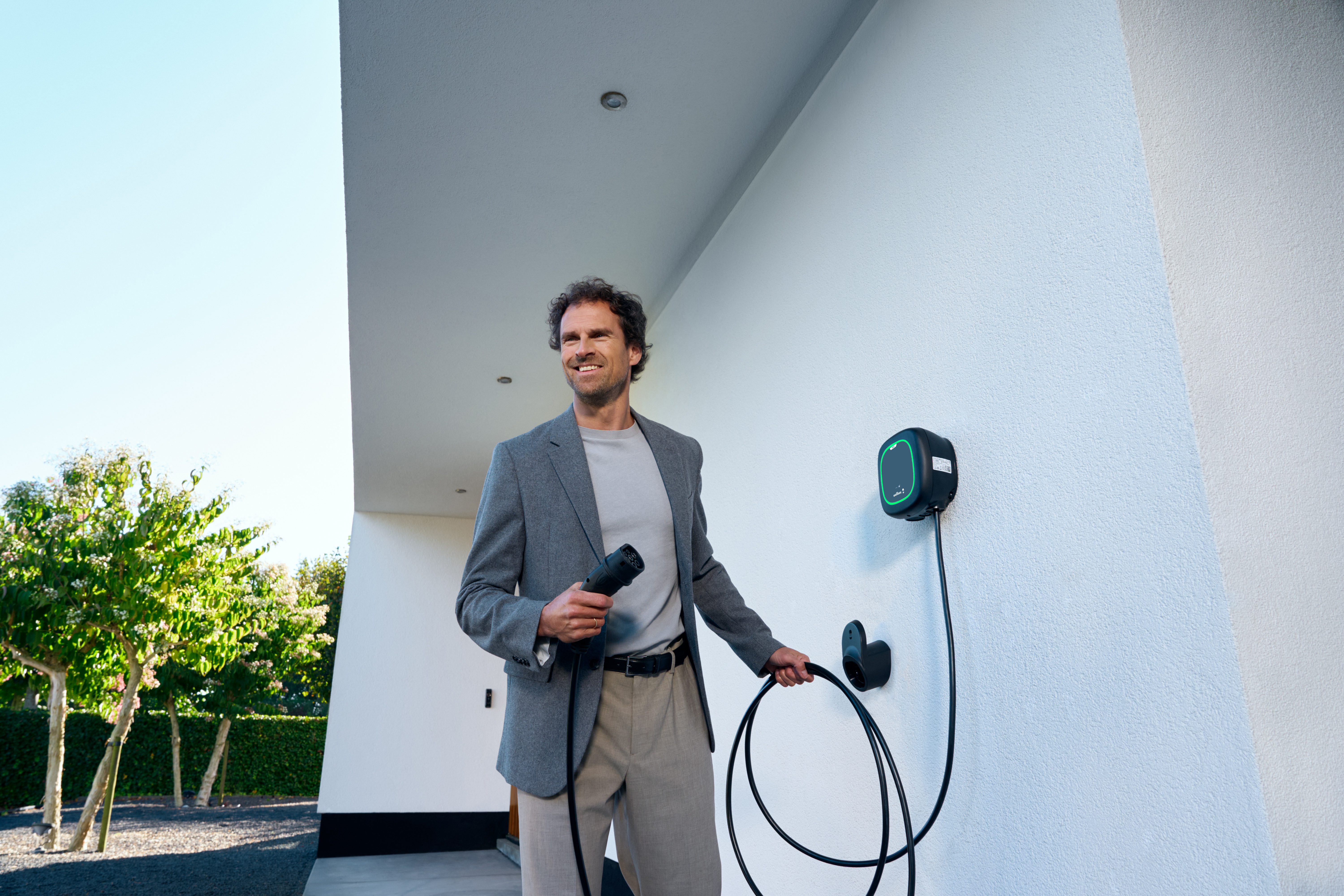 AFIR 2027 et ISO 15118 : ce que les entreprises et installateurs doivent savoir sur la recharge des VE